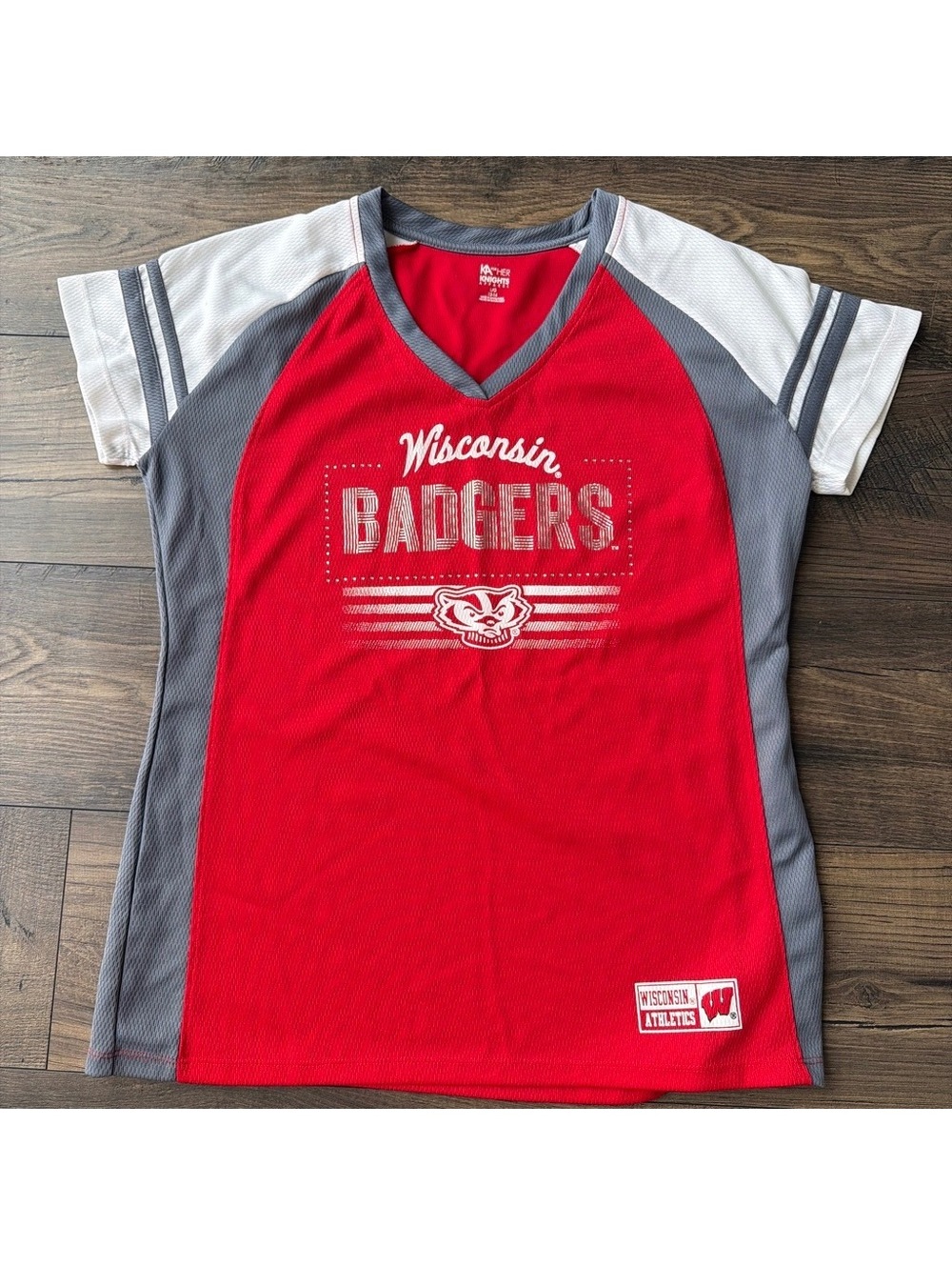 KA For Her Knights Apparel Wisconsin Badgers Women's Red and Gray Athletic T‑Sh­